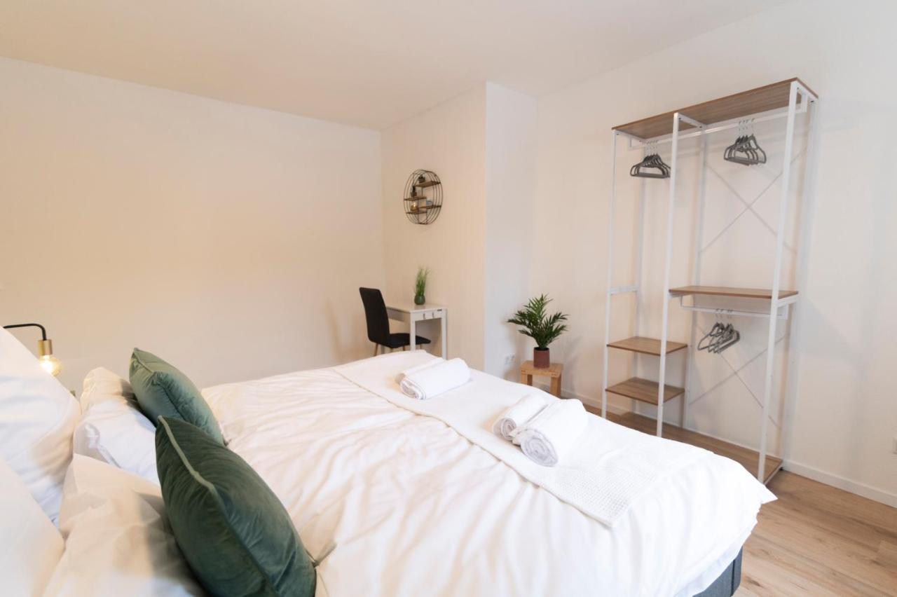 Peter Apartments - Premium Wohnung I 95Qm I 3 Schlafzimmer I Grosses Bad I Kueche I Wohnzimmer I Tv Fulda Bagian luar foto